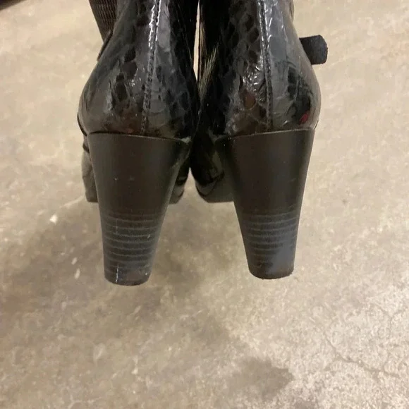 Jose  Saenz booties - Picture 3 of 10